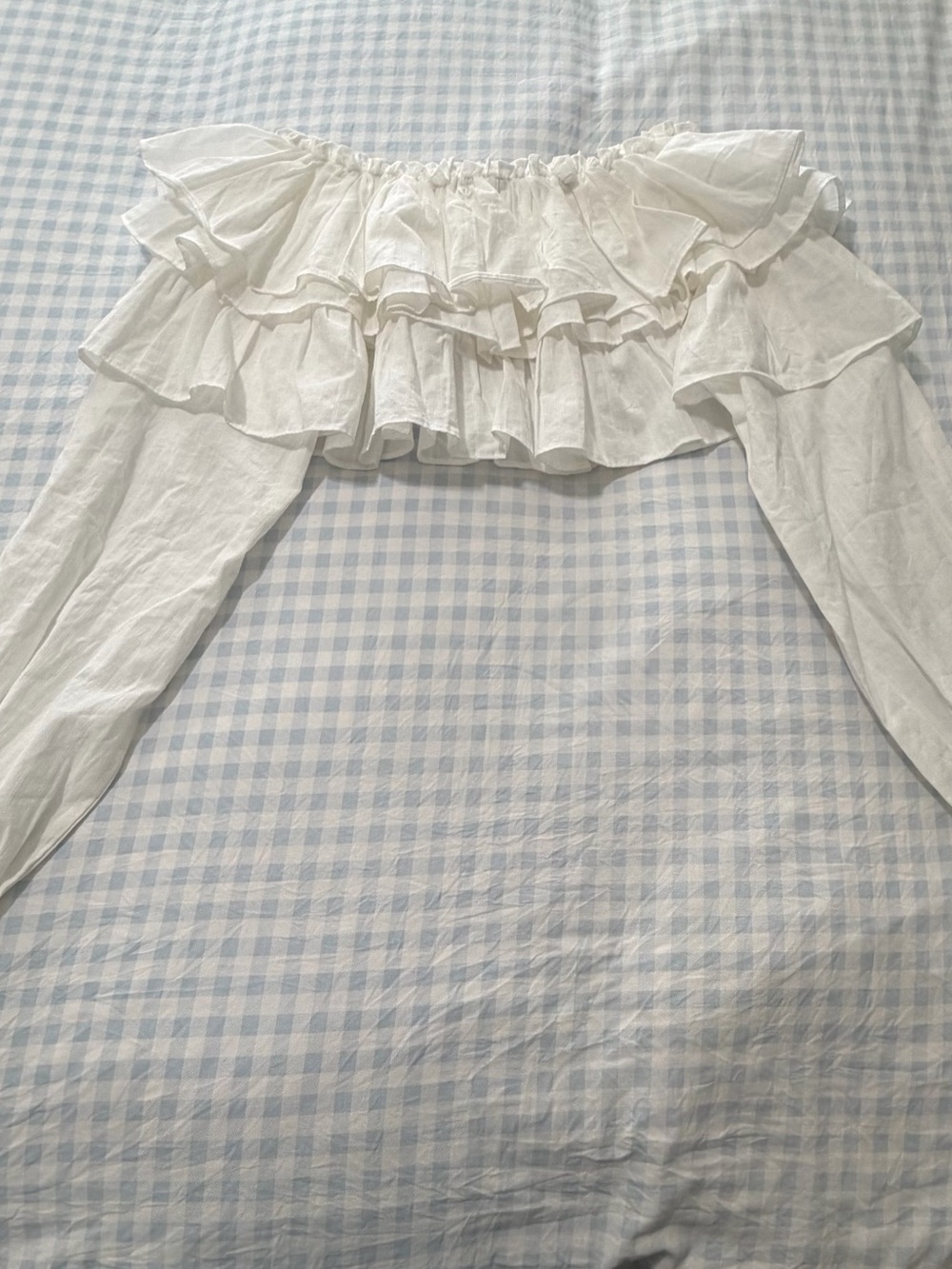 Lobe revolve White Ruffled Off-Shoulder Long-Sleeve Crop Top
